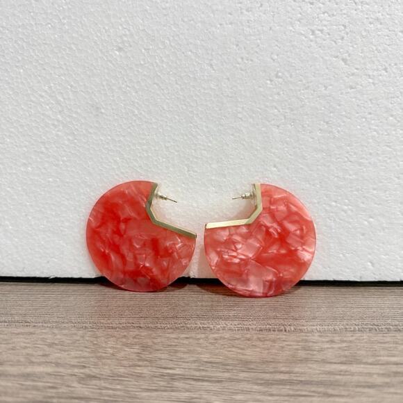 Kendra Scott Kai Peach Mother of Pearl Gold Extra Large Drop Earrings - Picture 1 of 3